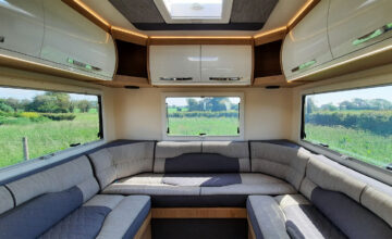 AutoRoller 746 - rear lounge